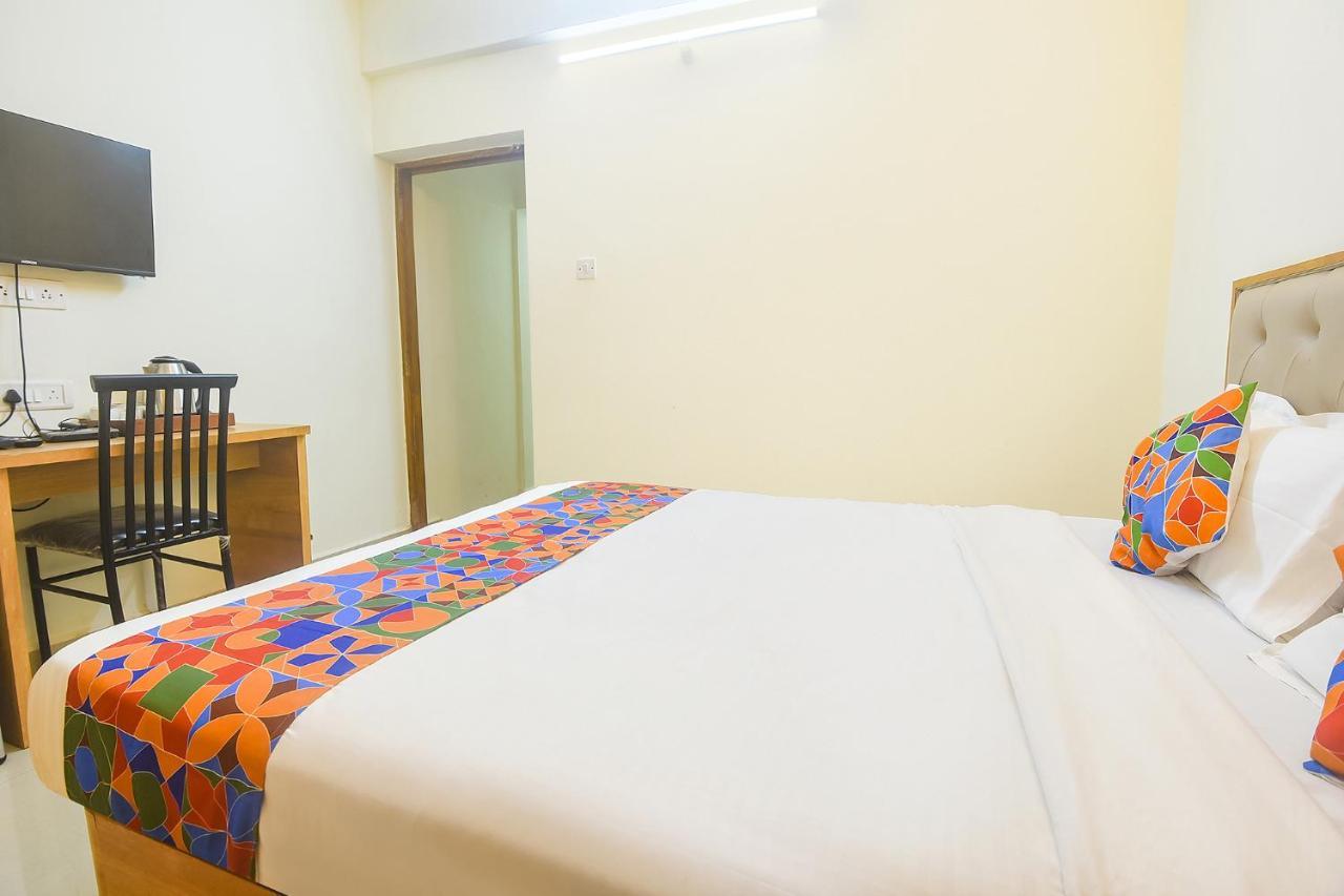 Hotel Fabexpress De Classio With Pool - Nr Candolim Beach Extérieur photo