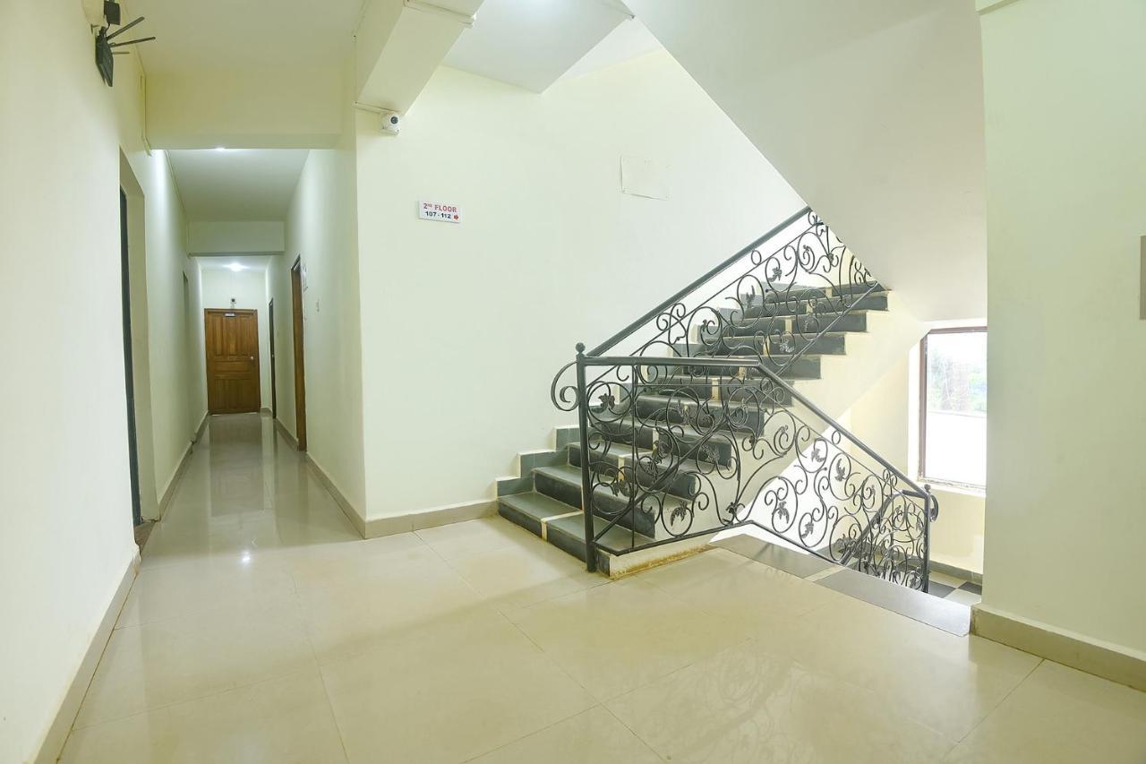 Hotel Fabexpress De Classio With Pool - Nr Candolim Beach Extérieur photo