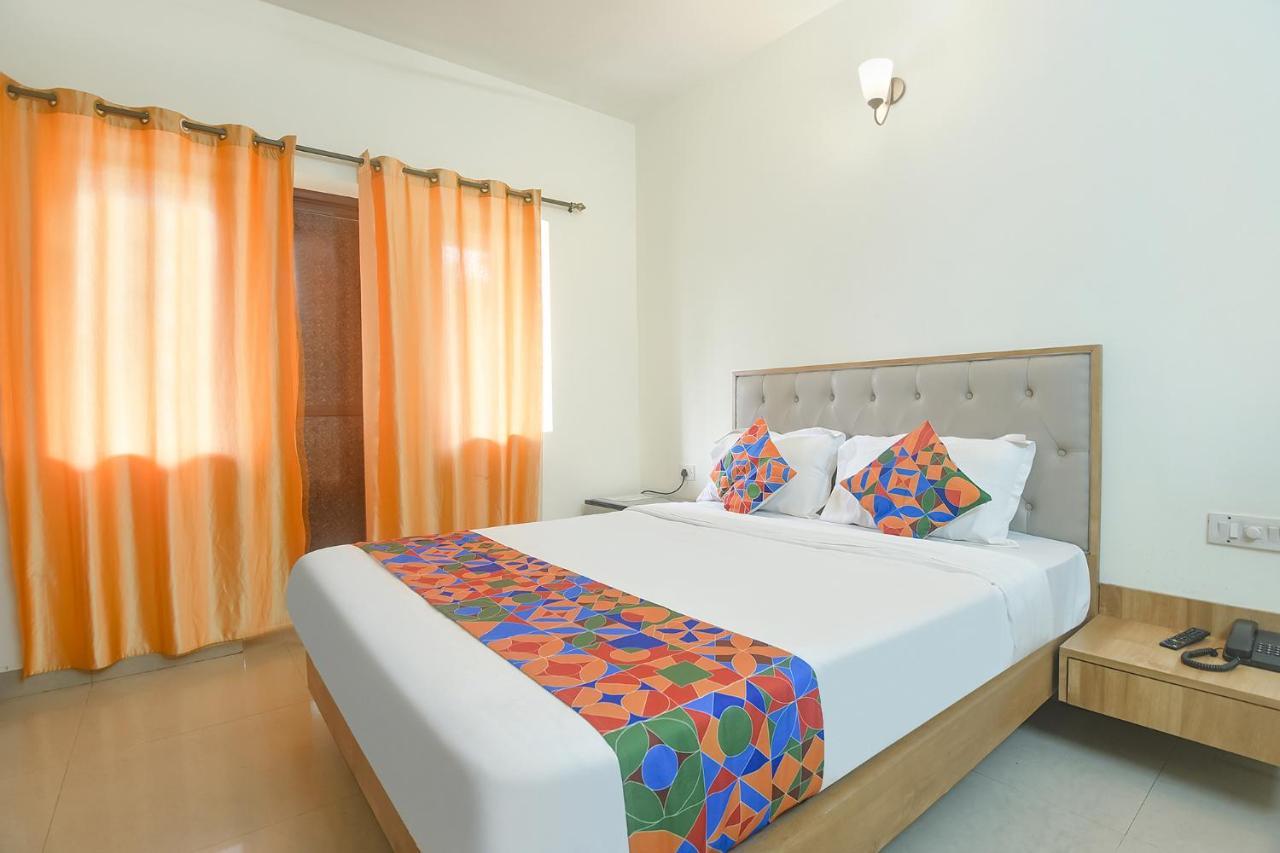 Hotel Fabexpress De Classio With Pool - Nr Candolim Beach Extérieur photo